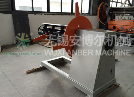 Uncoiling machine