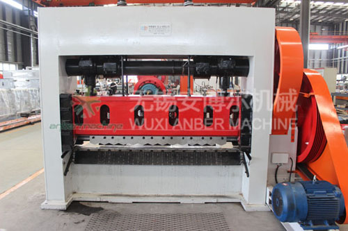 Diamond expanded mesh machine