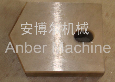 Mould for the expanded metal mesh machine